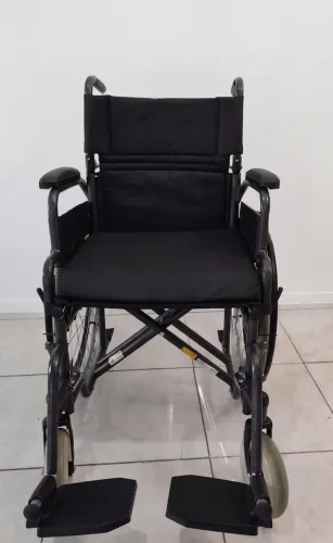 Cadeira de Rodas em Ótimo Estado