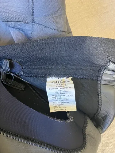 Wet suit XCEL Size 10 4.5x3.5 mm com capuz