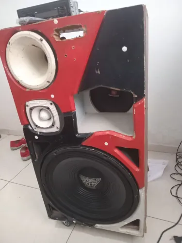 Vendo caixa de som bob sub 2500/2300