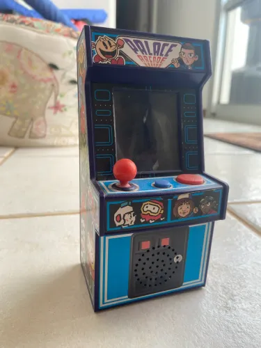 Stranger Things Mini Palace Arcade com Jogos Clássicos