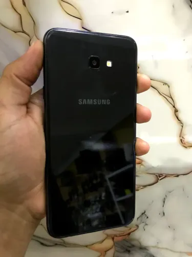 Samsumg J4 plus