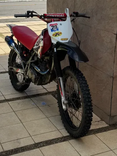 Xlr 125 de trilha, amortecedor de xr200, pedaleira amx entre vários outros acessórios!