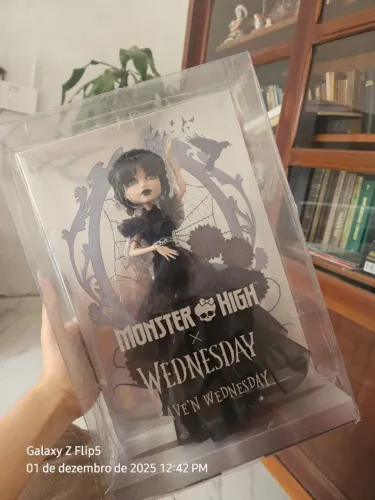 Boneca Monster High x Wednesday - Rave'N Wednesda-COMPLETA