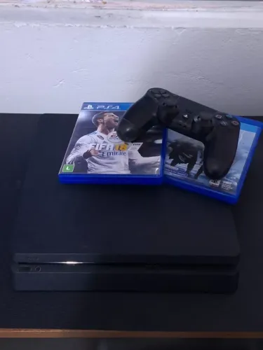PS4 slim, 1tb de armazenamento + 2 Jogos, PARA SAIR RAPIDO!