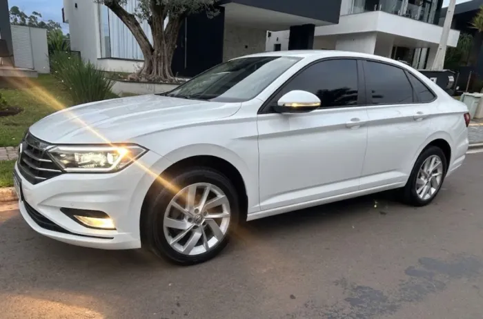 Volkswagen Jetta Comfortline 1.4 TSI 16V 4P Aut. 2018