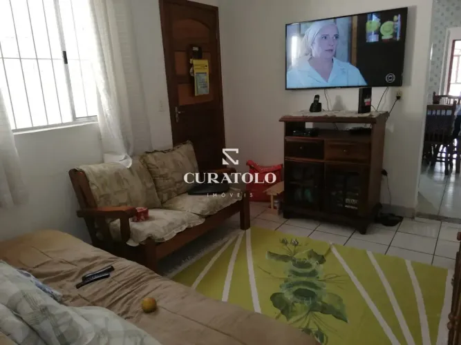 Viva com comodidade na Vila Carmosina, ao lado da Jacú-Pêssego: Casa de 200 m² com 2 Dorms