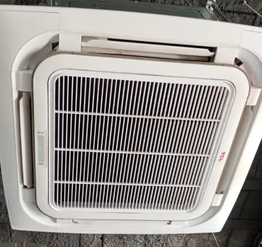 AR CONDICIONADO MODELO CASSETE 36000 TCL