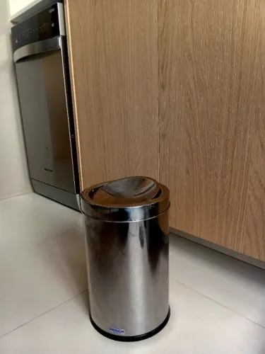 Lixeira inox basculante