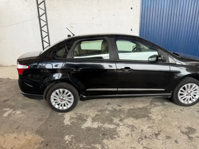 Fiat Grand Siena Essence 1.6 Flex 16V 2016