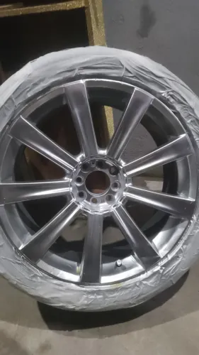 Vendo: jogo de Rodas aro 19 multi furos 4x100 e 4x108, obs: não tem empeno nem soldas