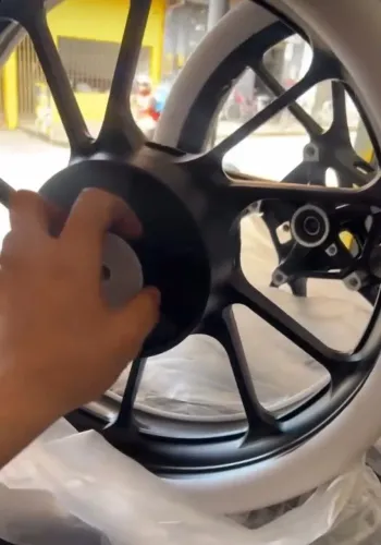 Vende-se calha traseira nova da FZ-15 e fazer 250, aceito todos os cartões sem juros