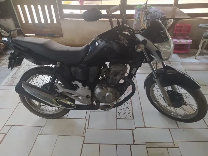 Vendo ou troco pó Saveiro picape Corsa pampa etc tabela da moto é 14,600 interessados cha