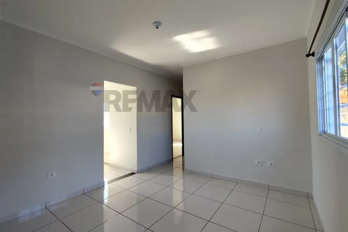 Apartamento térreo para locação com 2 quartos no Parque dos Sabiás em Louveira-SP