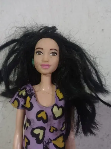 Boneca antiga Barbie morena asiática da Mattel