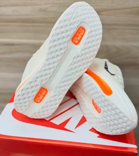 Tênis Nike Vomero Linha importada
