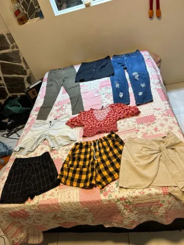 Roupas de 15 a 50 reais
