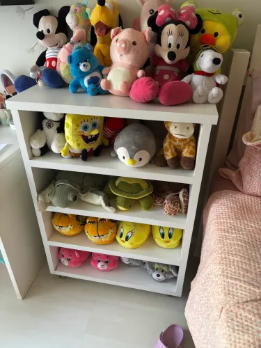 Estante com rodinhas