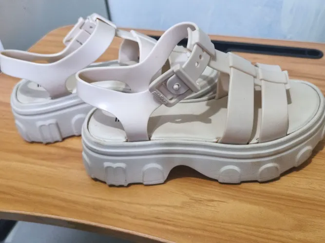Melissa Ella tamanho 34 plataforma off white