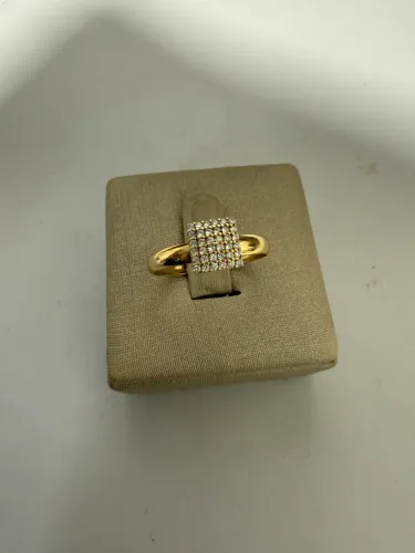 Anel ouro 18k com pedras em zircônias