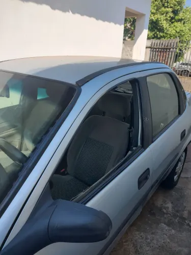 Vendo ou troco por moto,Corsa crasique , carro