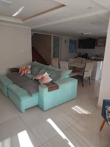 VENDO TRIPLEX COM PISCINA EM CONDOMINIO 