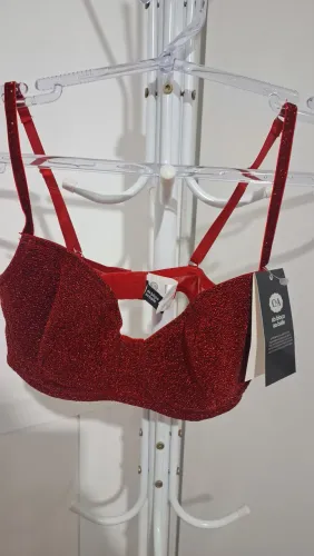Sutia vermelho com brilho carnaval ou look