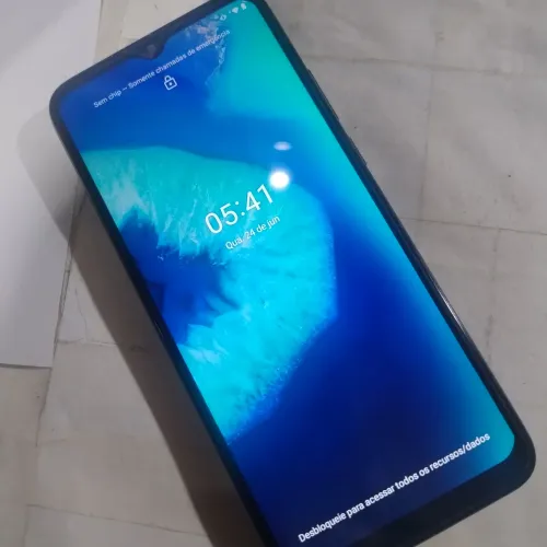 Moto G8 