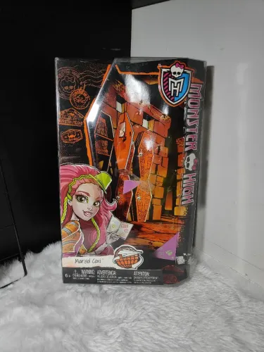 Caixa + Diário Boneca Monster High Marisol Coxi Intercâmbio Mattel 2014