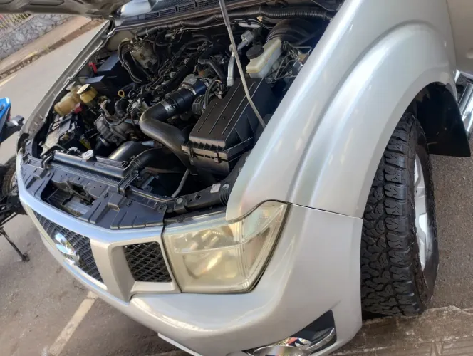 Nissan Frontier S CD 4X4 2.5 TB Diesel 2014