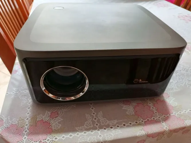 Projetor ac1071 da bettdow lente selada 1000 ansi lumiens.semi novo..
