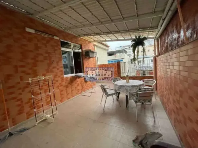 EXCELENTE APARTAMENTO TIPO CASA NA QUADRA DA PRAIA DO FLAMENGO
