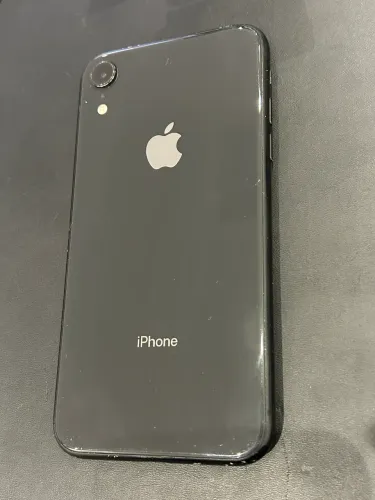 iPhone XR preto 256GB