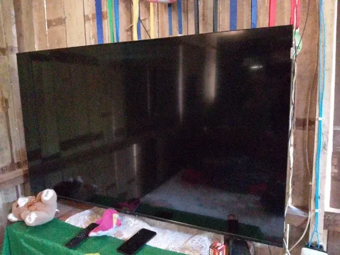 Tv esmat TCL novinha com nota fiscal