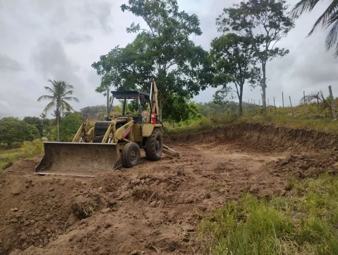 Aluguel de retroescavadeira em Santo Amaro das Brotas