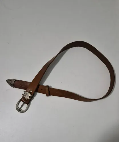 Cinto marrom couro Guess 104 cm