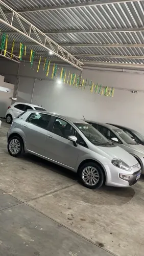 Fiat Punto Essence 1.6 Flex 16V 5P 2016