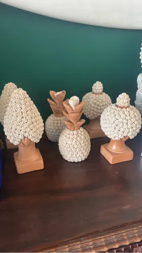 Esculturas artesanais de barro