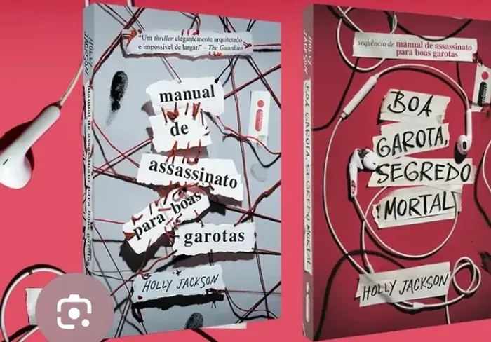 Dois livros da série manual de  boas garotas 