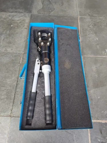 Alicate Hidraulico cortador de cabos de cobre e aluminio modelo ACCH40 Bovenau 6 Toneladas