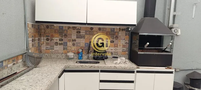 Casa com 3 Dormitórios, Suíte com Ar-Condicionado e Churrasqueira na Vila Machado
