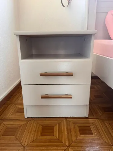 Mesinha de cabeceira