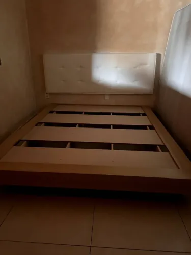 Cama Casal/Queen Tarumã madeira + cabeceira estofada Tok&Stok (colchão de brinde)