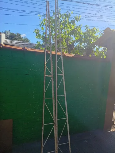 Duas Tesouras de ferro para Telhado