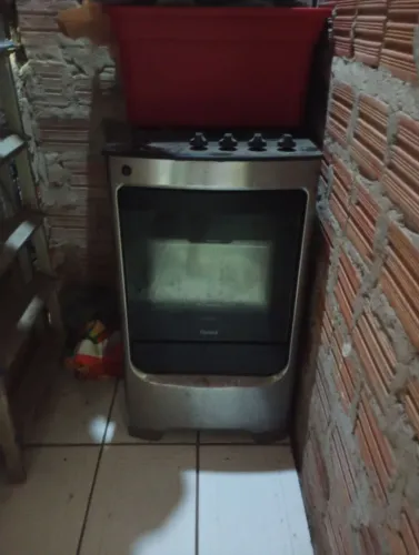 Vendo fogão de quatro bocas 