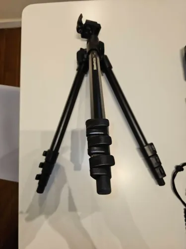 Tripé Manfrotto 7302YB ? Alumínio, 4 seções, cabeça esférica