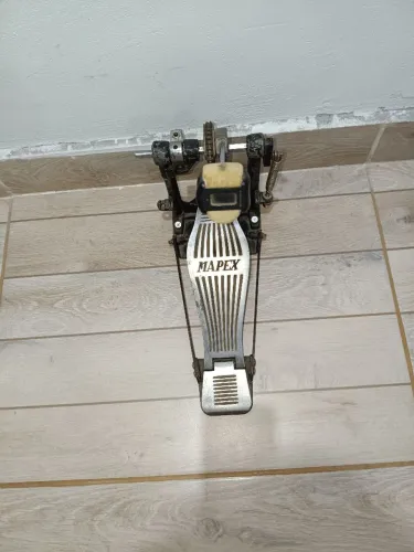 Pedal simples Mapex por 150 reais!