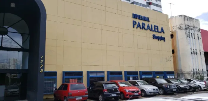 Sala Comercial na AV. PARALELA aproximadamente 46mt2