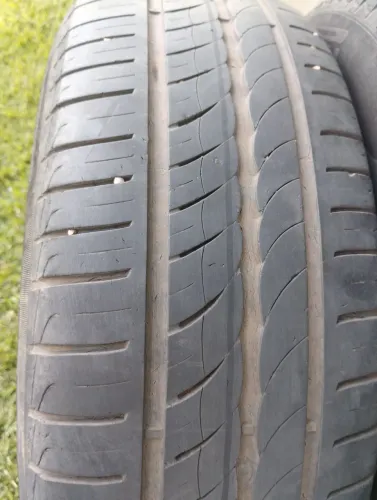 Vendo 2 pneus Pirelli 195/60 R16