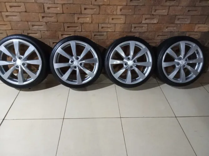 Rodas 17 4 100 sem dana pra fazer acabado de pintar