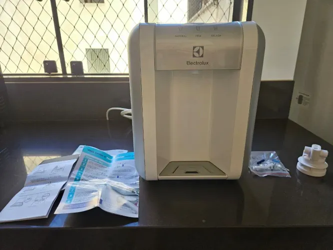 Purificador Electrolux branco